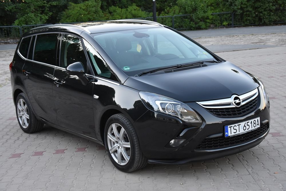 Opel zafira  C 1.4 T Stan Bardzo dobry 7 osobowy