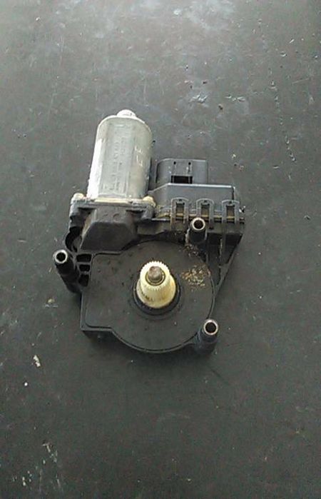 Motor vidro frente esquerdo AUDI A6 Allroad (4FH, C6)