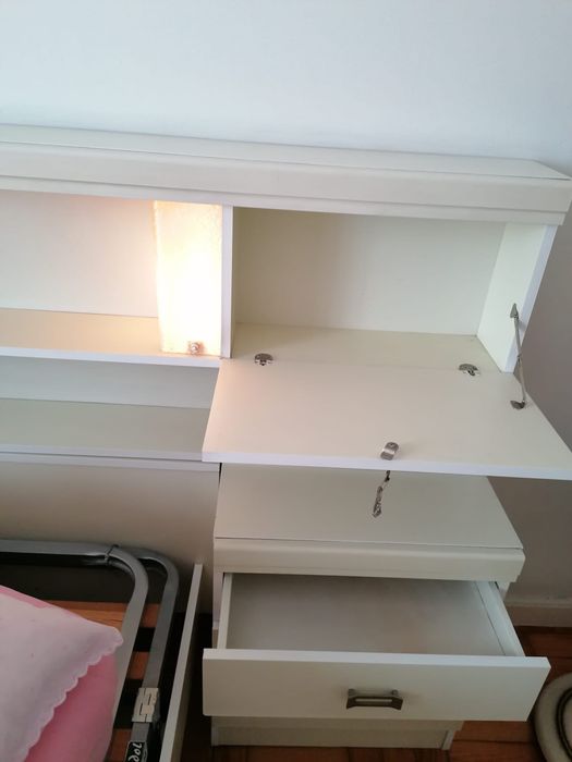 Mobilia de quarto de casal branca completa