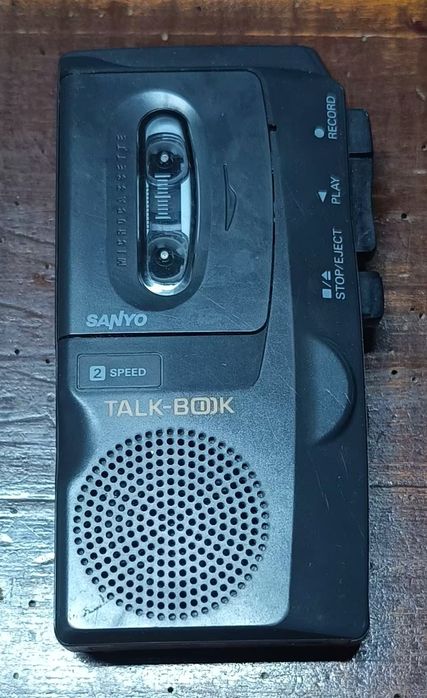 Dyktafon SANYO TRC520M z pudełkiem + kaseta SANYO.