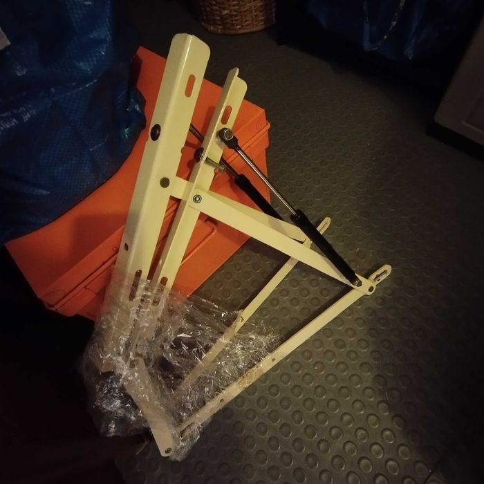 Conjunto Cama casal com arrumação + Mesa Cabeceiras + Móvel gavetas