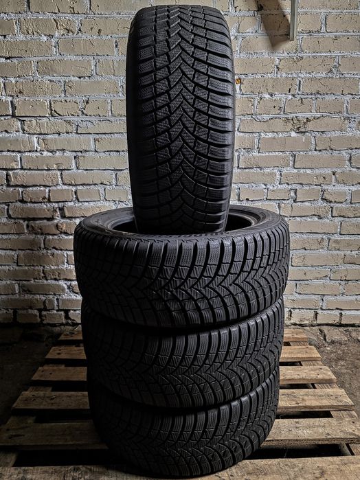 Зимові 225/50r17 Bridgestone | 2025 | 9/8mm | Комплект / 4шт | Ідеальний технічний стан, без пошкоджень, без ремонтів, без дефектів | Преміум шини