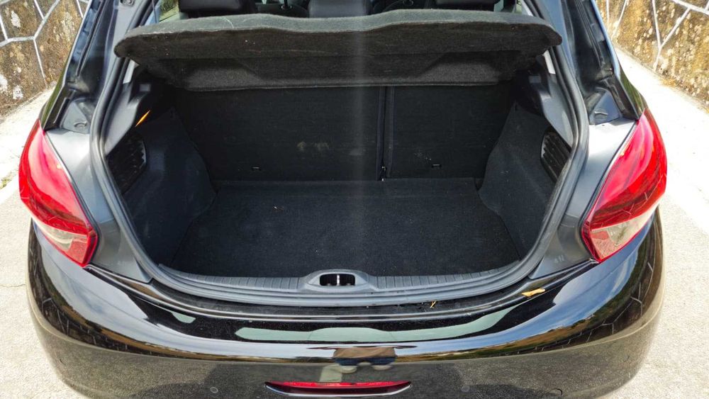 Peugeot 208 1.6 Style 2016