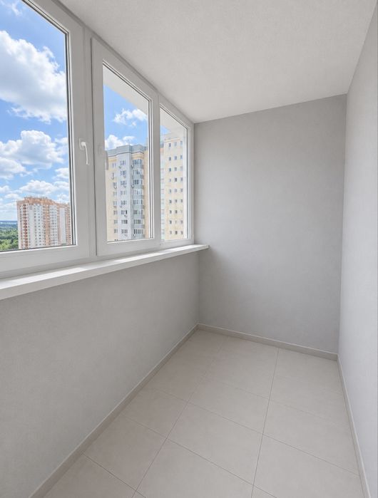 БЕЗ КОМІСІЇ !!! Працюємо з ДЕРЖАВНИМИ програмами . Продам - 1 кім.квартиру .вул Софії Русовоі - 3  ЖК  Патріотика  р-н Дарницький  . МЕТРО