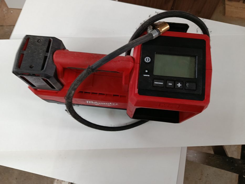 Sprzedam kompresor Milwaukee m18