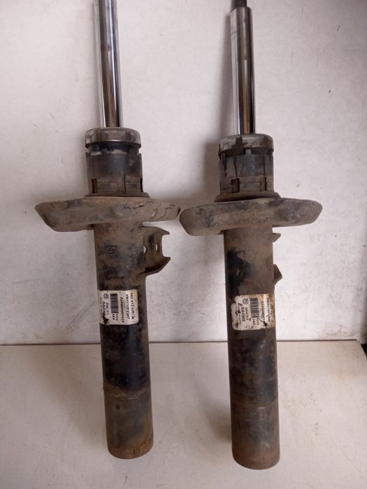 Passat b7 амортизаторы передних стоек