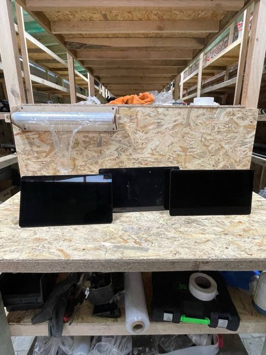 Екран Rivian R1T