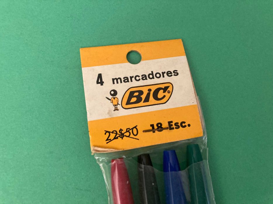 Embalagem com Canetas Marcadores BIC Anos 70