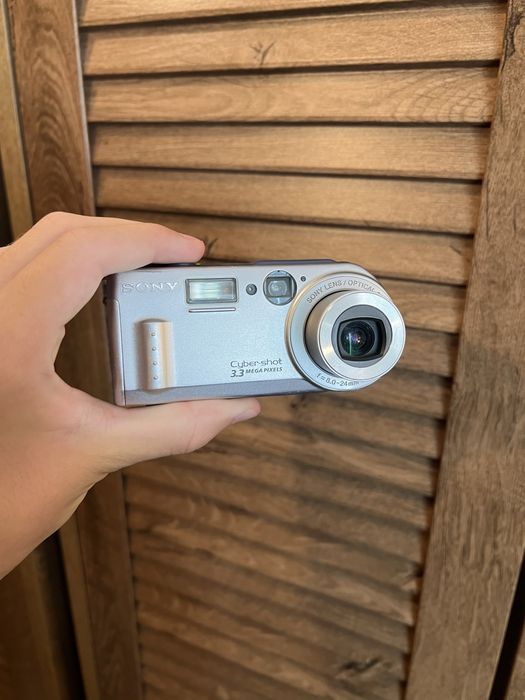 Легендарна Sony Cyber-shot DSC-P1 (2000 р.) — Рідкісна Y2K Ікона!