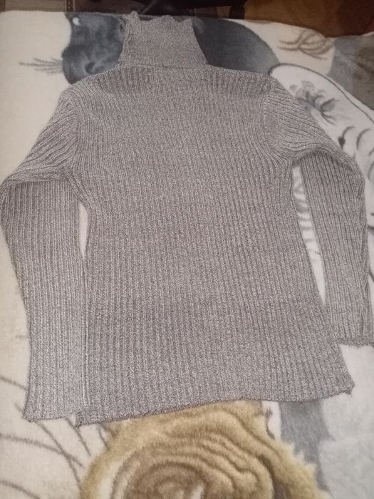 Теплая кофта с горлом