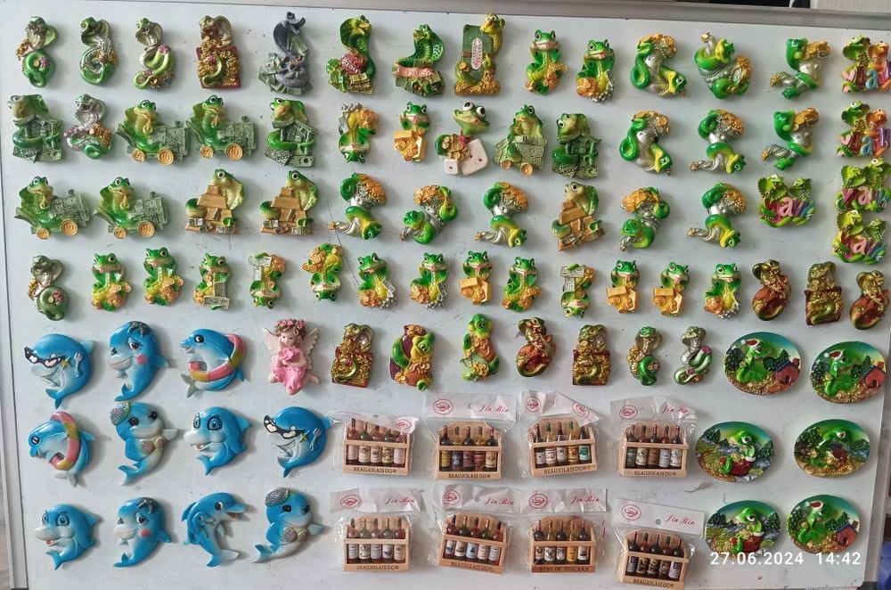 Магниты на холодильник.