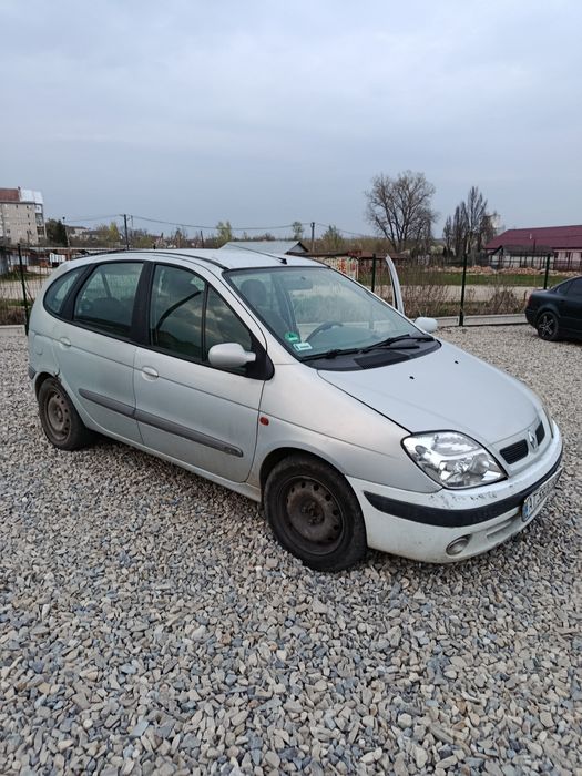 Рено Меган - Сценік