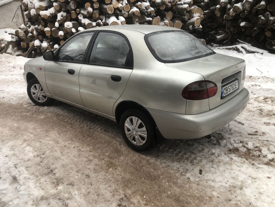 Продам ЗАЗ ЛАНОС  без гнилі та іржі!!