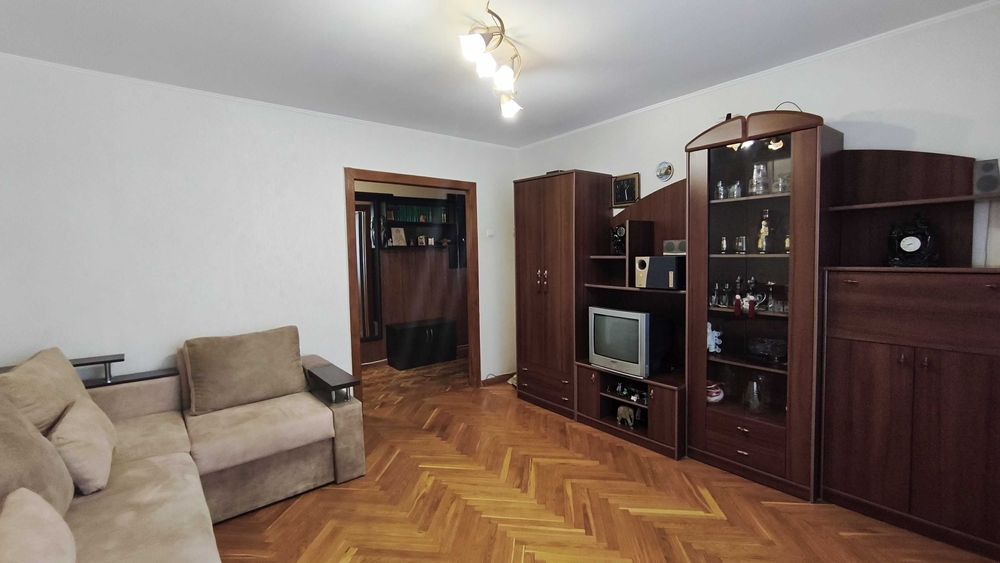 Продаж  3-кімнатної квартири у самому центрі міста!