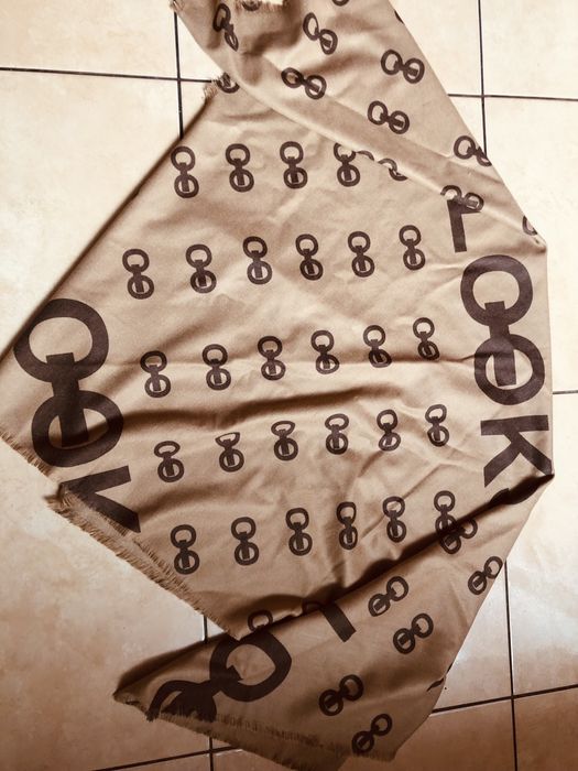 Wolfgang Joop szal chusta