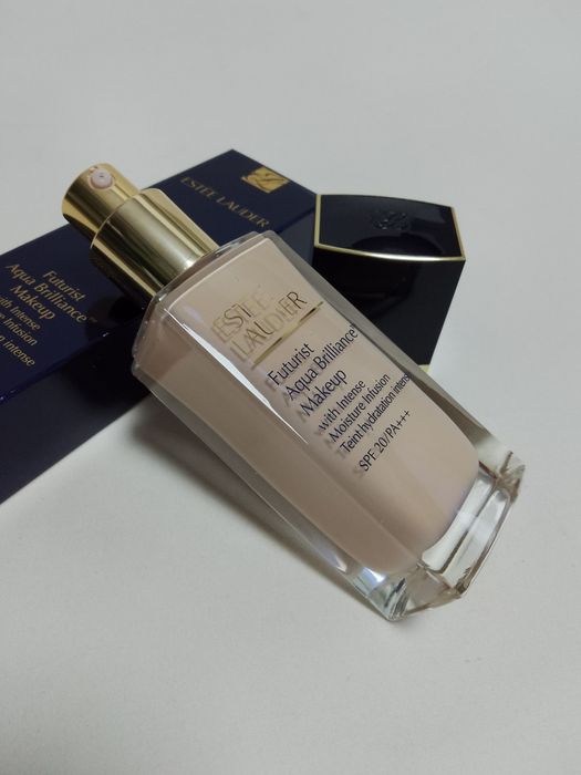 Estèe Lauder Futurist Aqua Brilliance Makeup podkład 1C0
