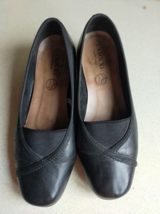 Półbuty czółenka pantofle Lasocki 38