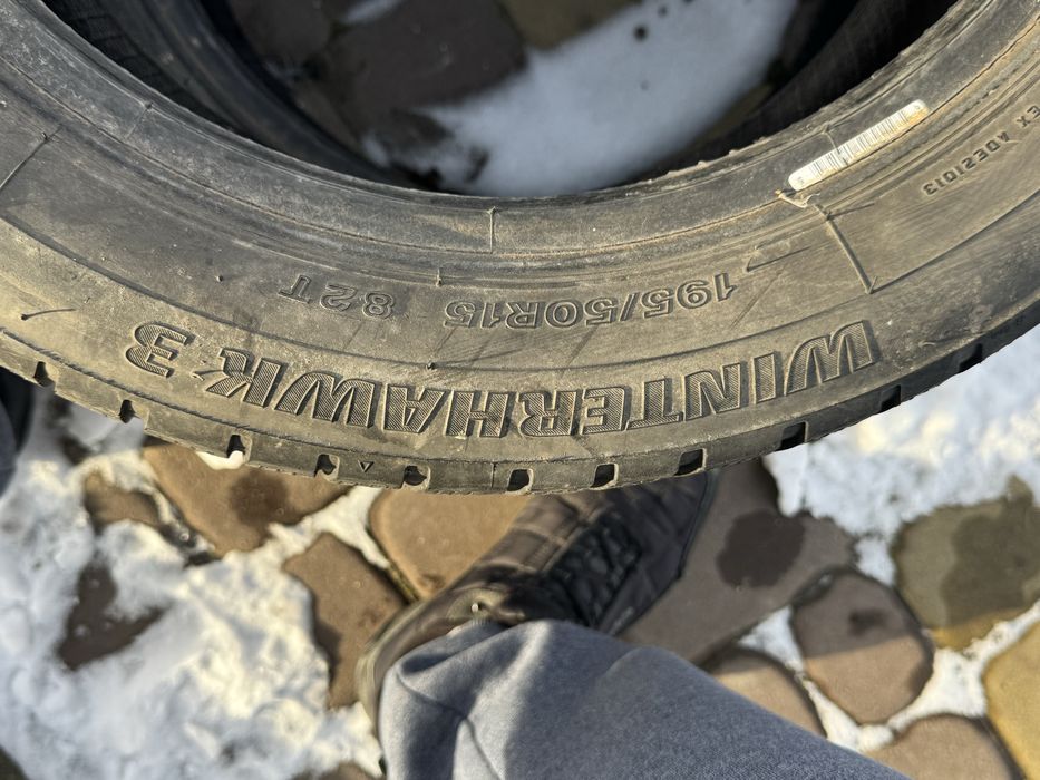 Резина  шини зимові 195 50 R15