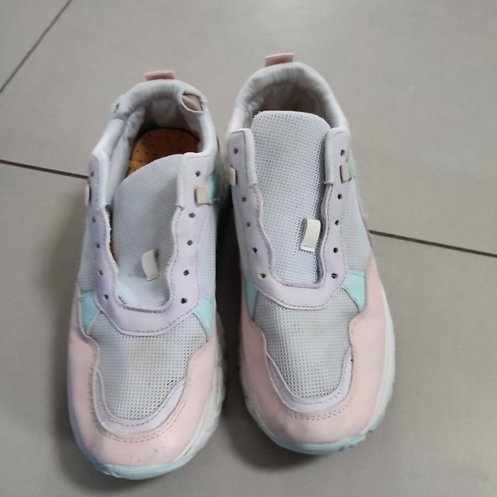 Sprzedam buty sportowe rozm 39