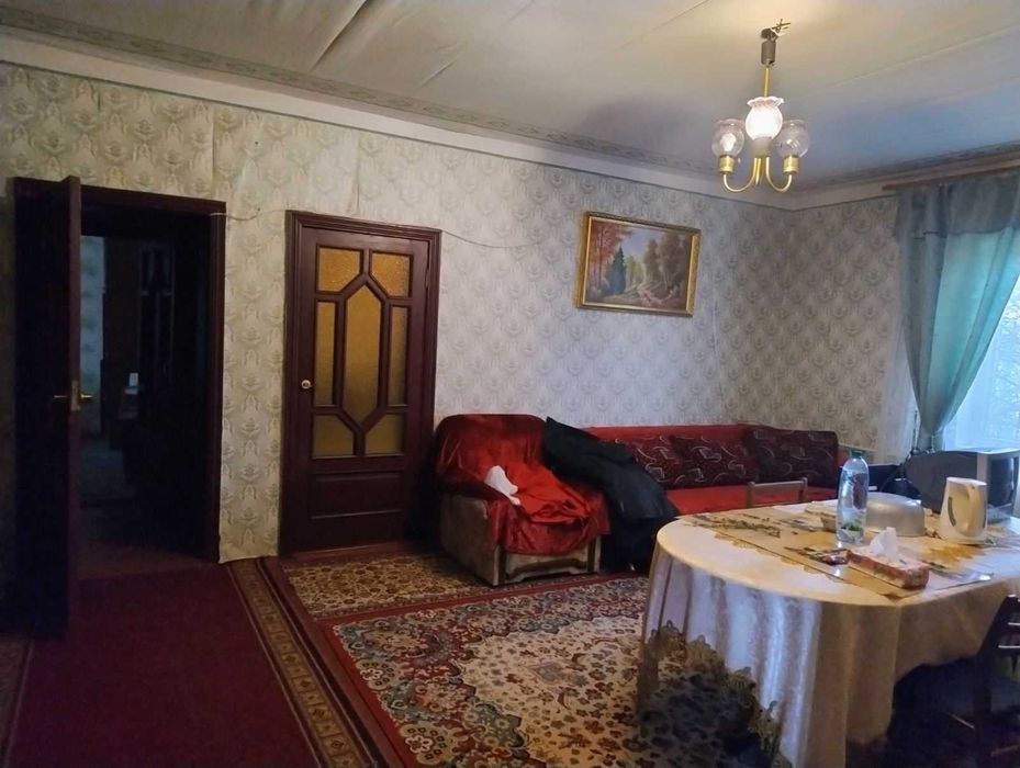 Продаж будинку та земельної ділянки