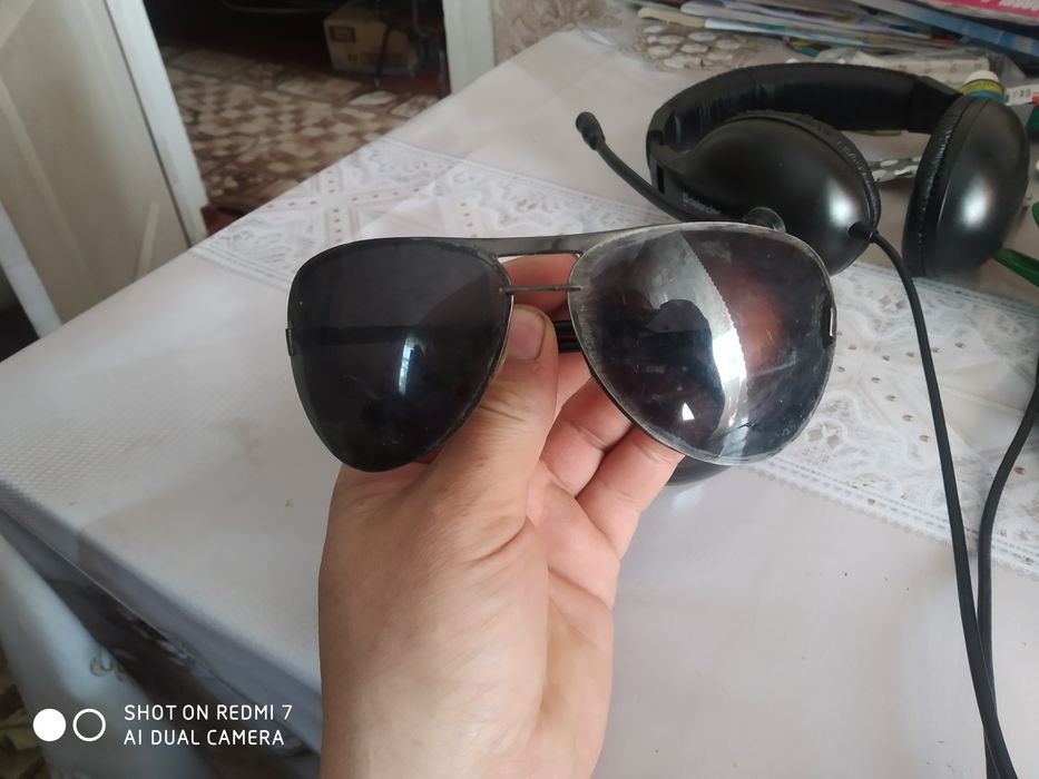 Окуляри сонцезахисні бу