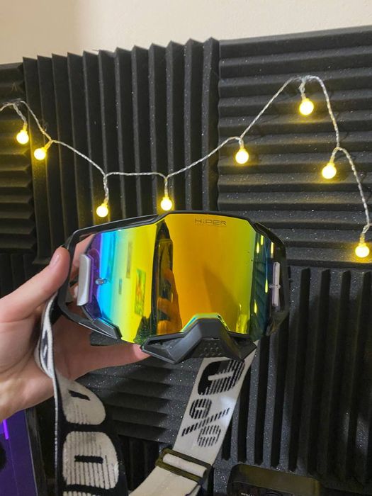 Продам ендуро шолом з окулярами