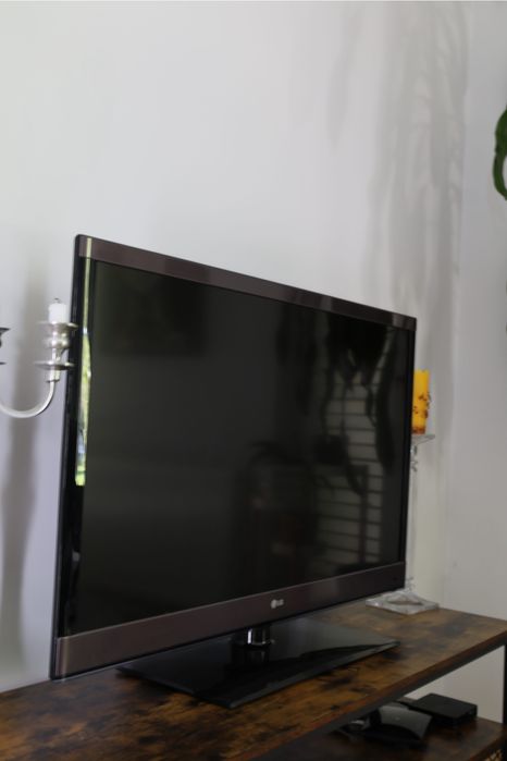 telewizor LG 42” Full HD
