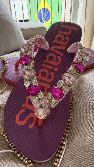 Chinelos bordados a pronta entrega