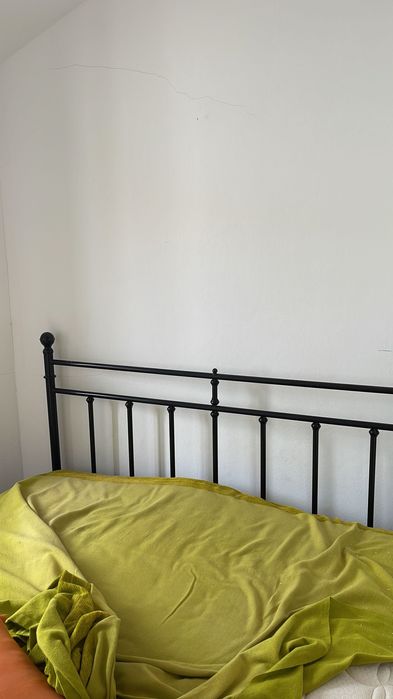 ARRENDA-SE casa mobiliada com despesas 100% incluídas