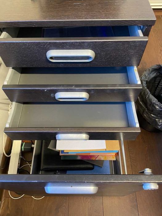 Sprzedam okazyjnie meble biurowe