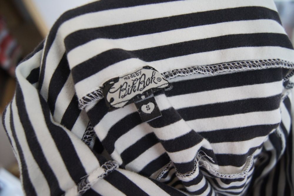 bikbok 36 S bialo czarna czarno biala sukienka bluzka tunika w paski