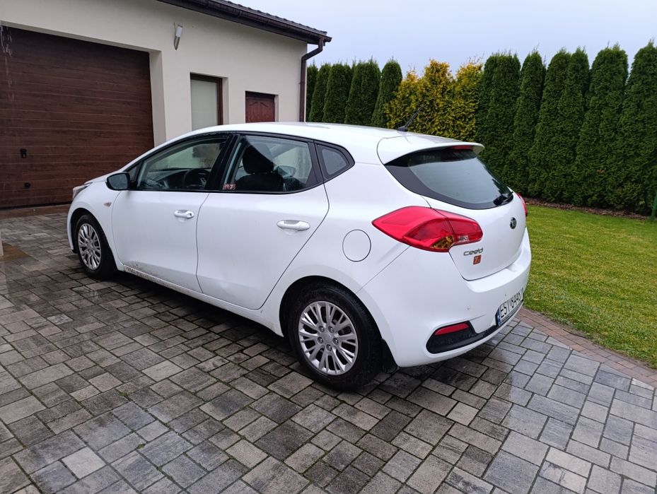 Samochód osobowy kia cee'd
