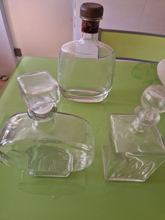 Frascos de licor antigos.