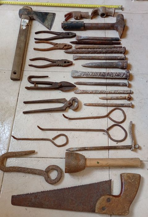 Conjunto de Ferramentas (Ponteiros, Escopos, Maceta, Machado, etc)