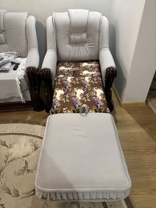 Диван + 2 крісла………..