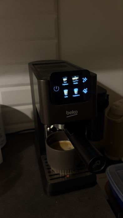 Ekspres do kawy BEKO Caffeexperto CEP5464DX