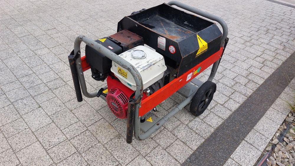 Agregat prądotwórczy SDMO VX 200/4 H spawalniczy silnik Honda GX 390