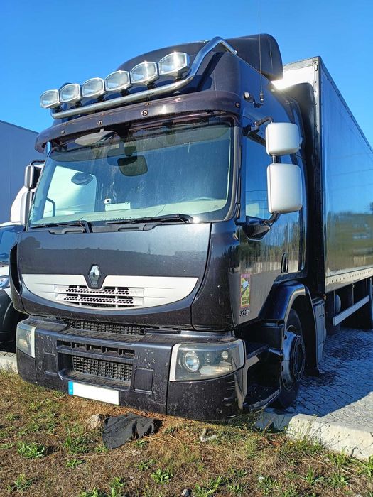 Camião, pesado de mercadorias em bom estado.
