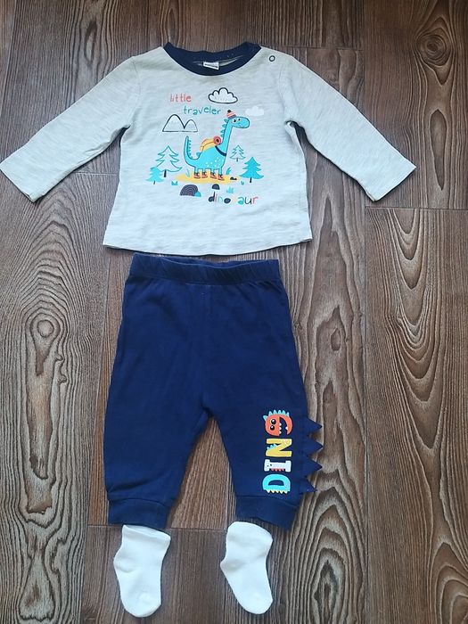 Костюм для мальчика котоновый  62 68 размер Dino