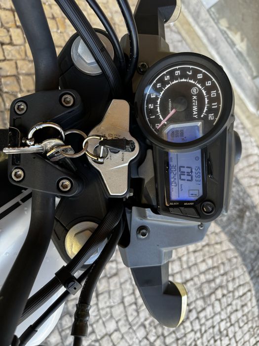 Vendo ou Troco moto Keeway RKV 125cc