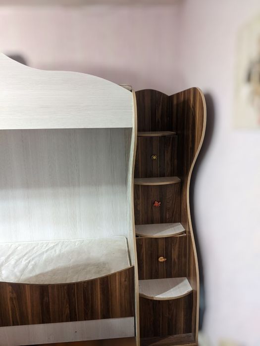 Двоповерхове ліжко