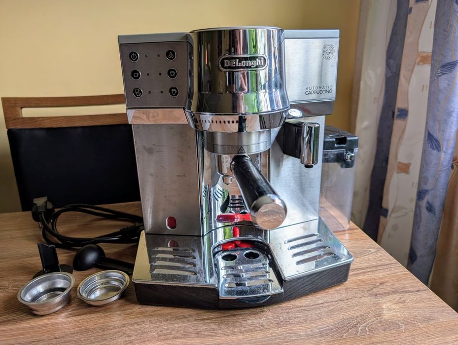 Ekspres kolbowy DeLonghi EC 850.M srebrny
