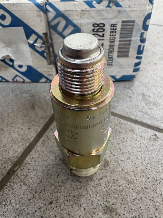 Czujnik tacho impulsator 4pin