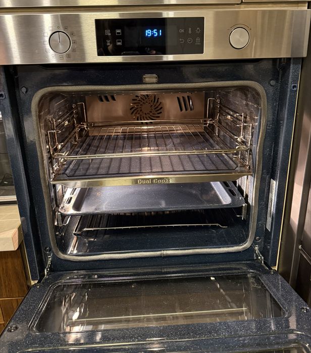 Piekarnik Samsung NV75N5641RS