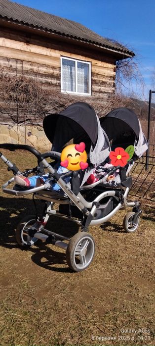 Коляска для двійні