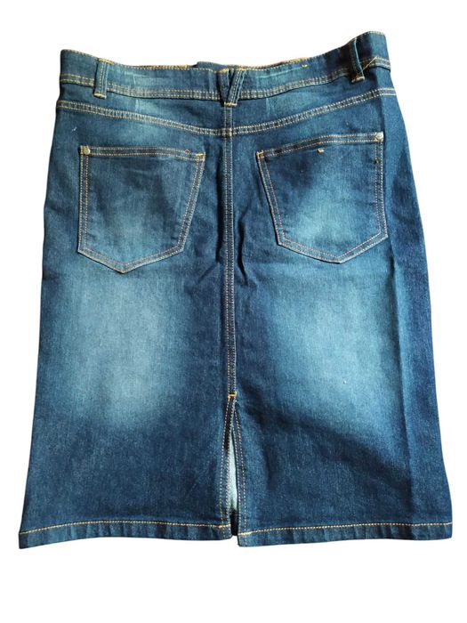 Klasyczna spódnica jeansowa M – must have na lato