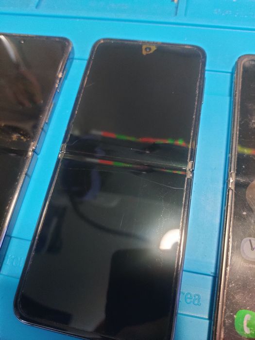 Samsung Galaxy Z Flip 3 / Flip 4 на запчастини або по запчатинах
