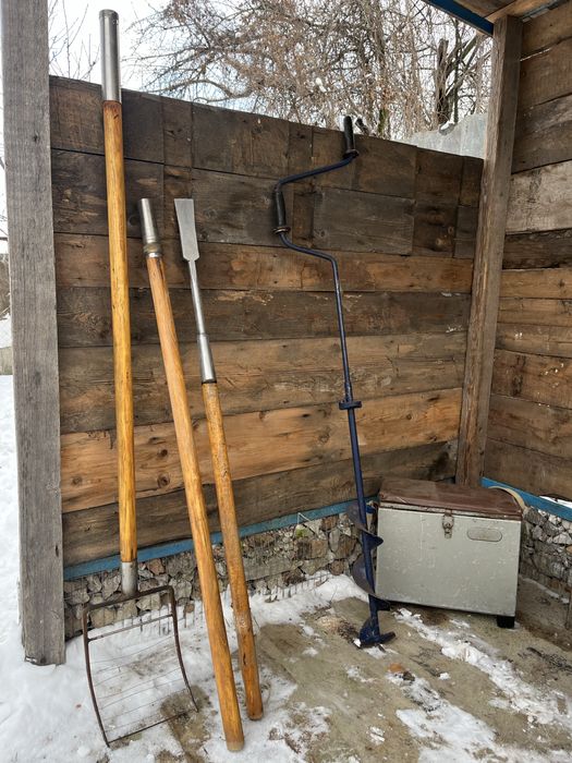 Комплект зимової риболовлі Рибацький ящик, пешня, льодобур, мотильниця