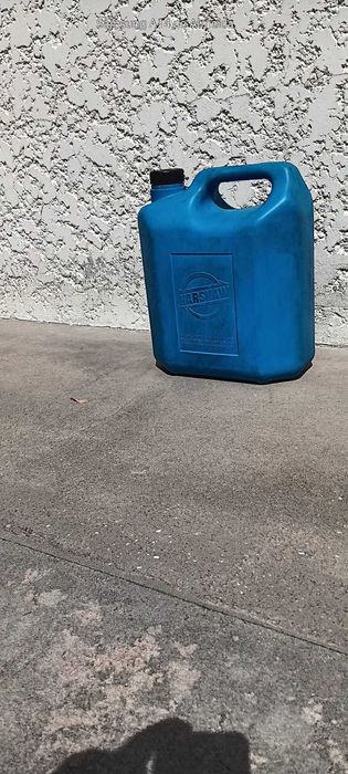 Dois, bidons de 25 L, cada um