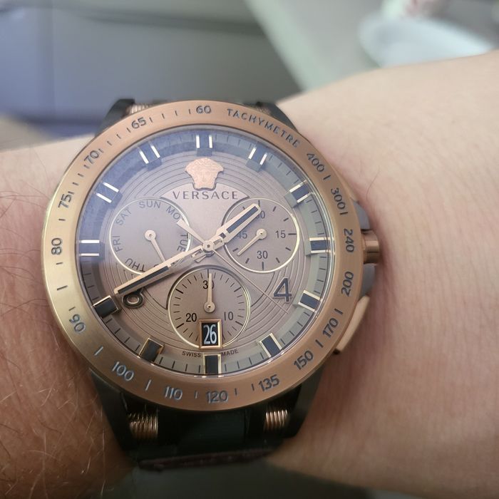 Piekny zegarek versace